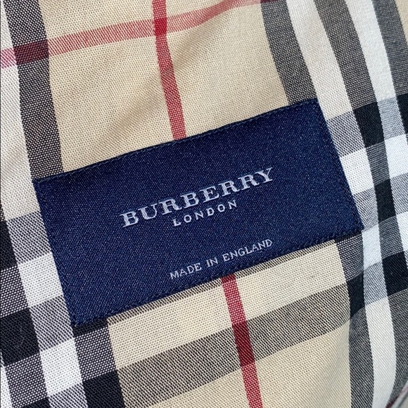 Authentic Burberry quilted jacket - Picture 7 of 16